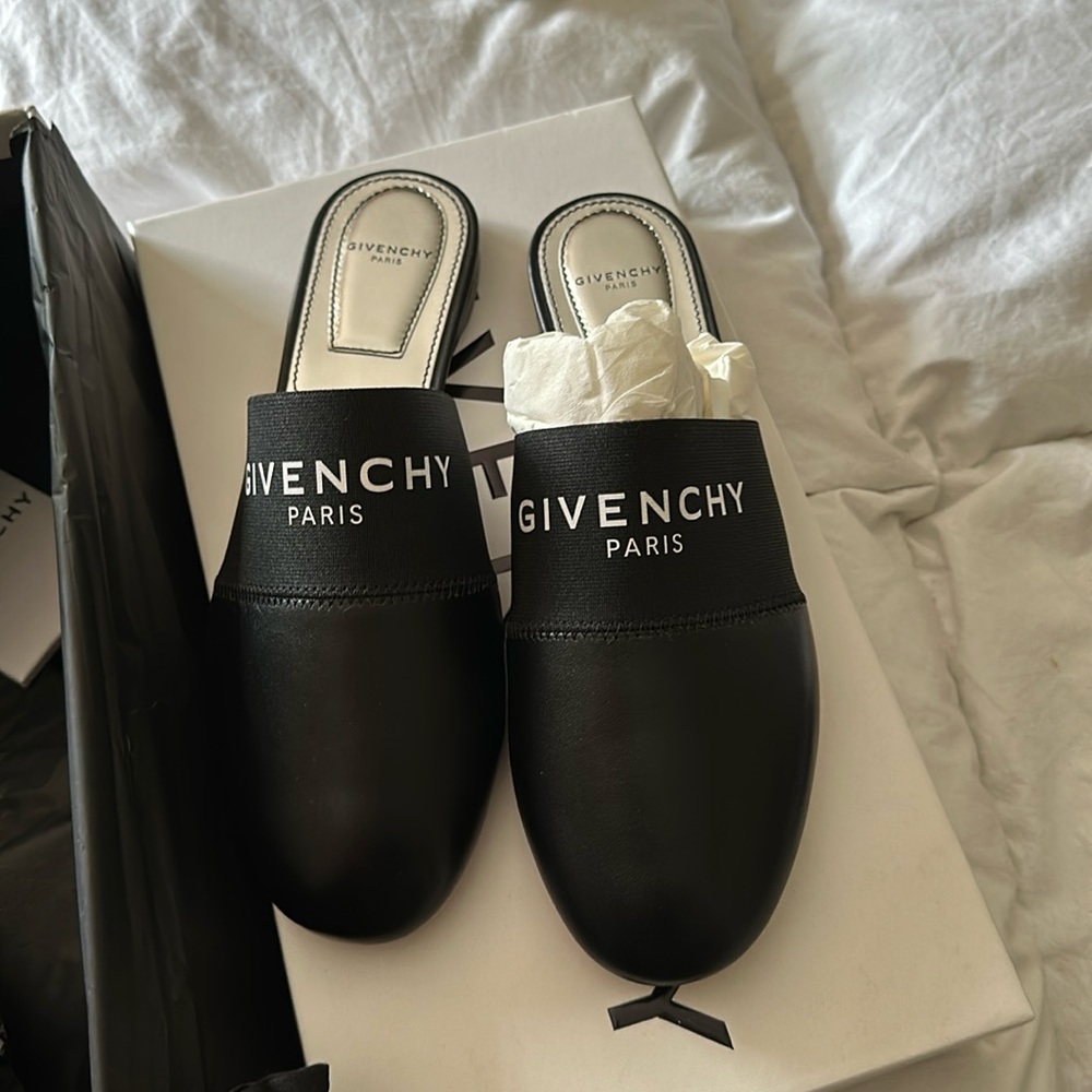 Givenchy Bedford Flat Mule - Black